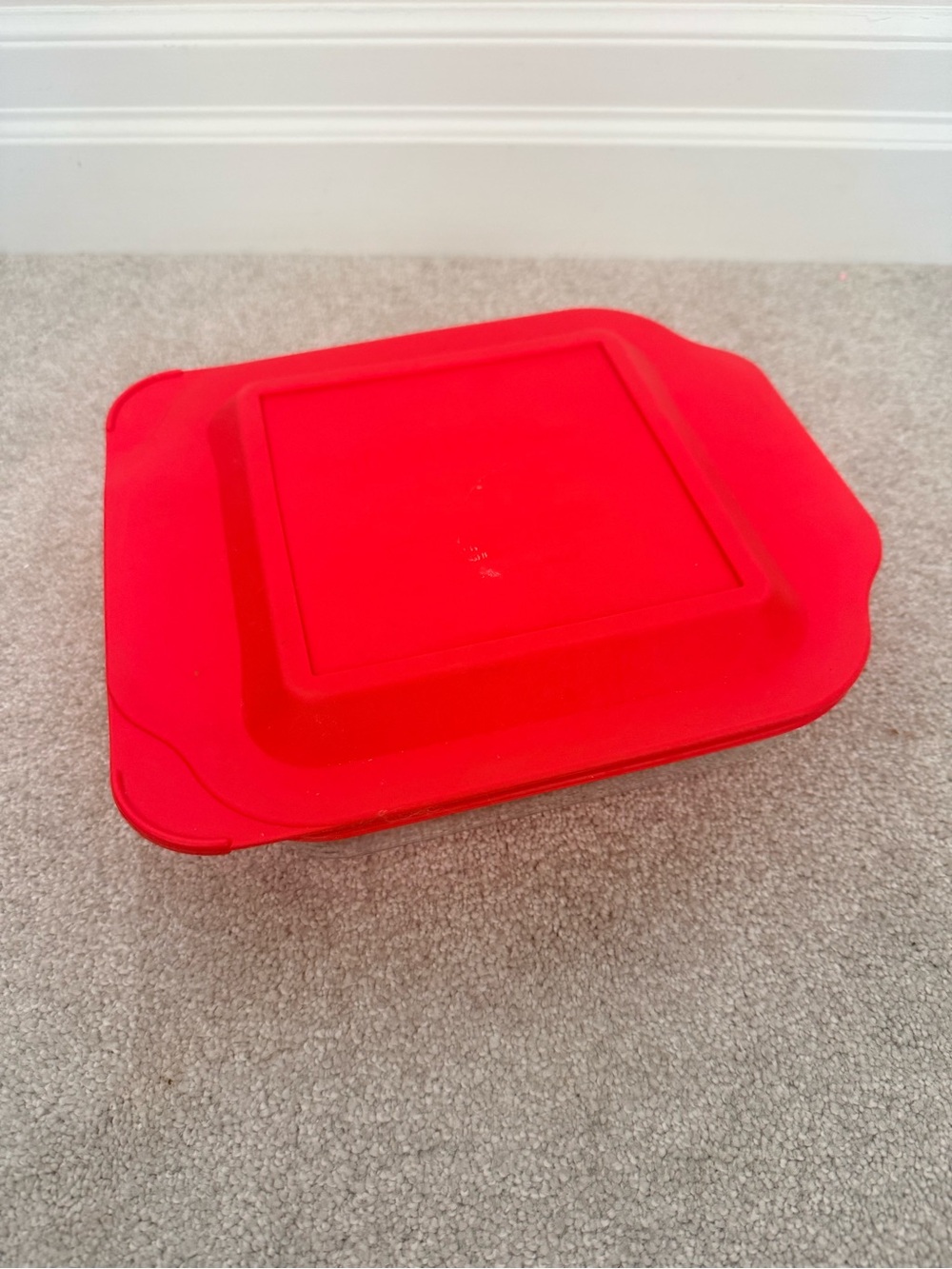 Pyrex Red Silicone Food Storage Container with Lid